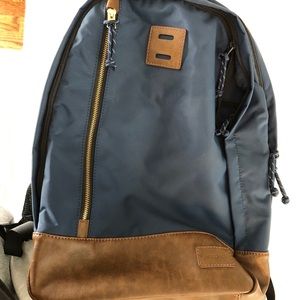 Fossil sportsman backpack